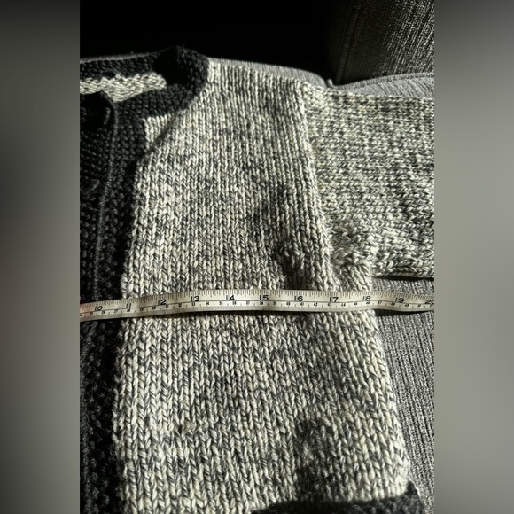 Hand knit Cardigan Sweater light grey white trimmed black thick Wool blend M/L - Picture 4 of 9
